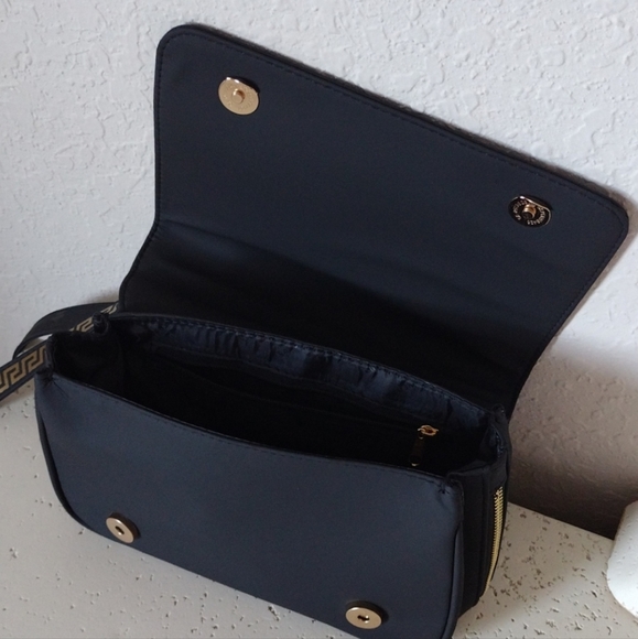 Versace parfums crossbody purse and clip-on - Picture 6 of 16